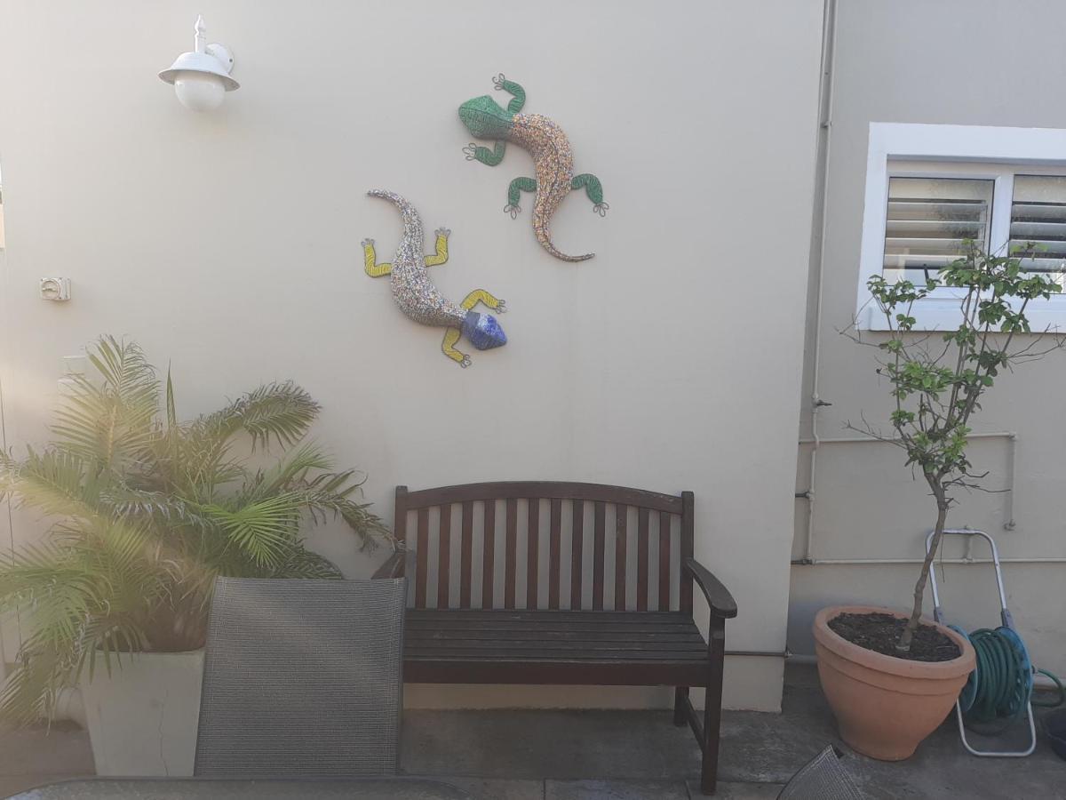 Bed and Breakfast Urban Manor Port Elizabeth Esterno foto