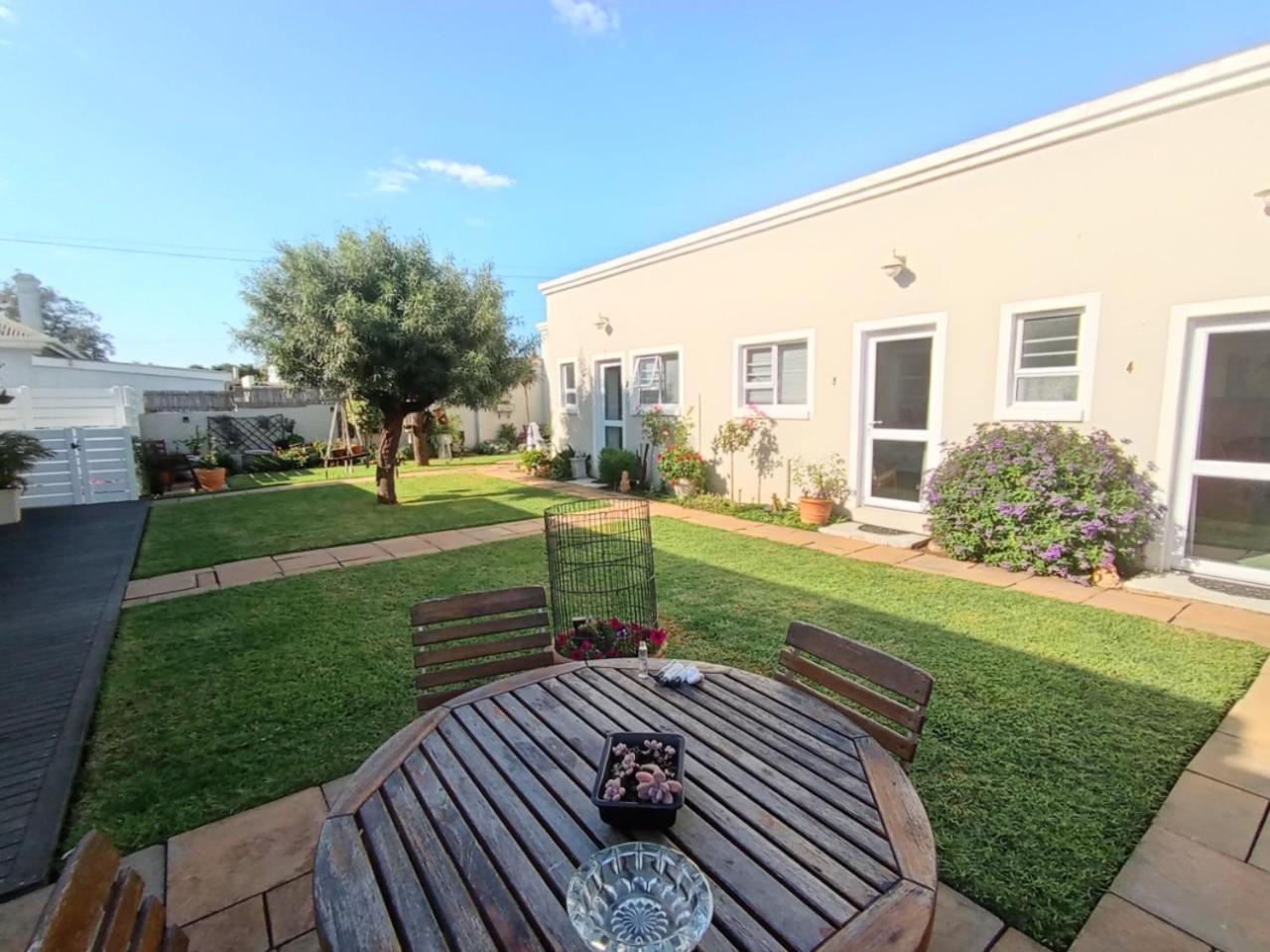 Bed and Breakfast Urban Manor Port Elizabeth Esterno foto