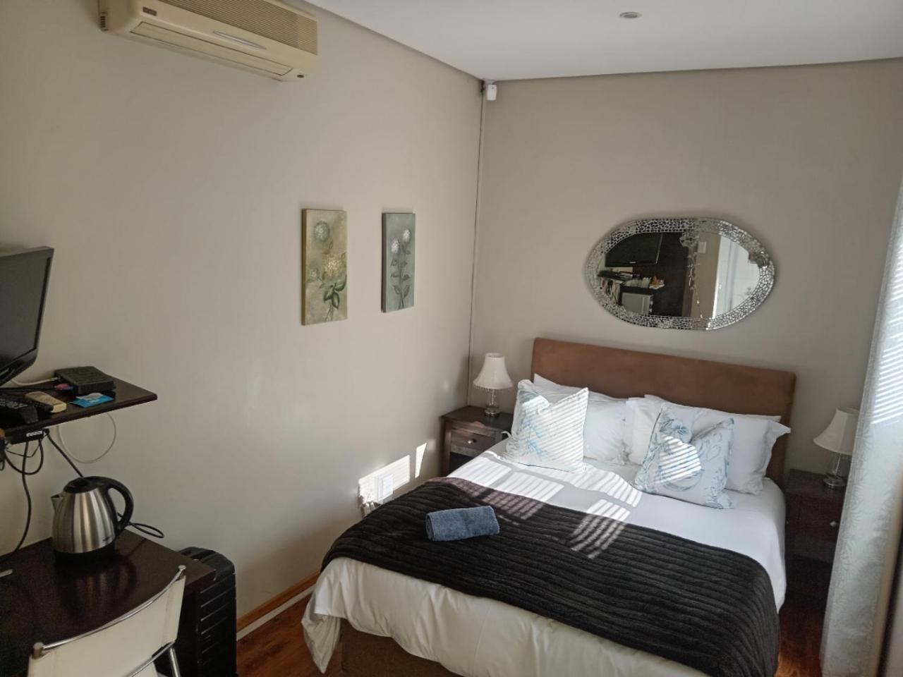 Bed and Breakfast Urban Manor Port Elizabeth Esterno foto