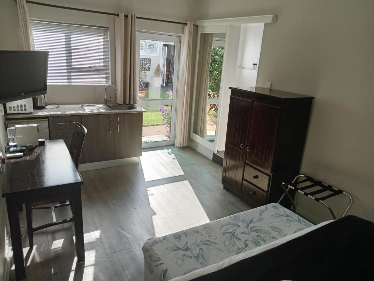 Bed and Breakfast Urban Manor Port Elizabeth Esterno foto