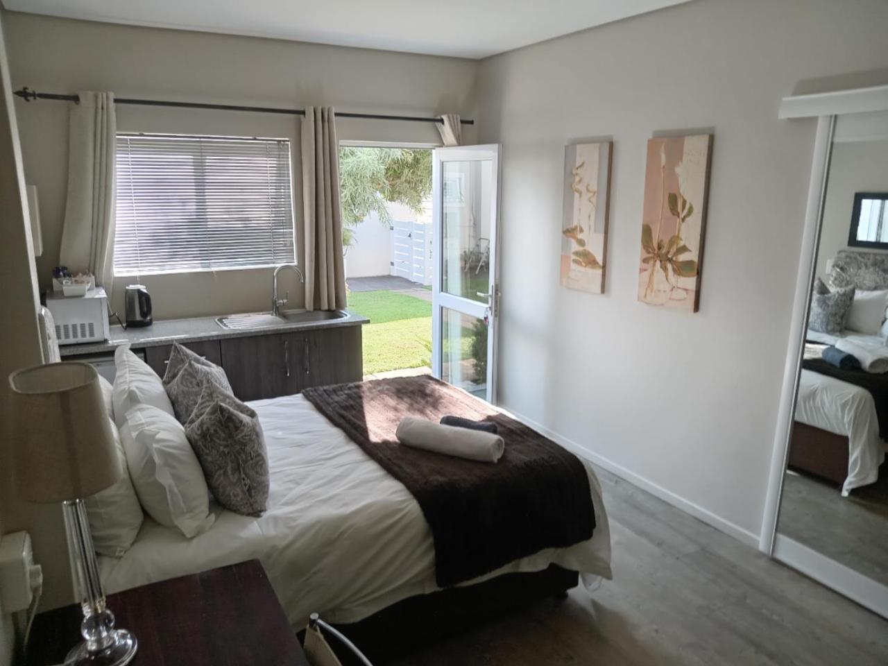 Bed and Breakfast Urban Manor Port Elizabeth Esterno foto