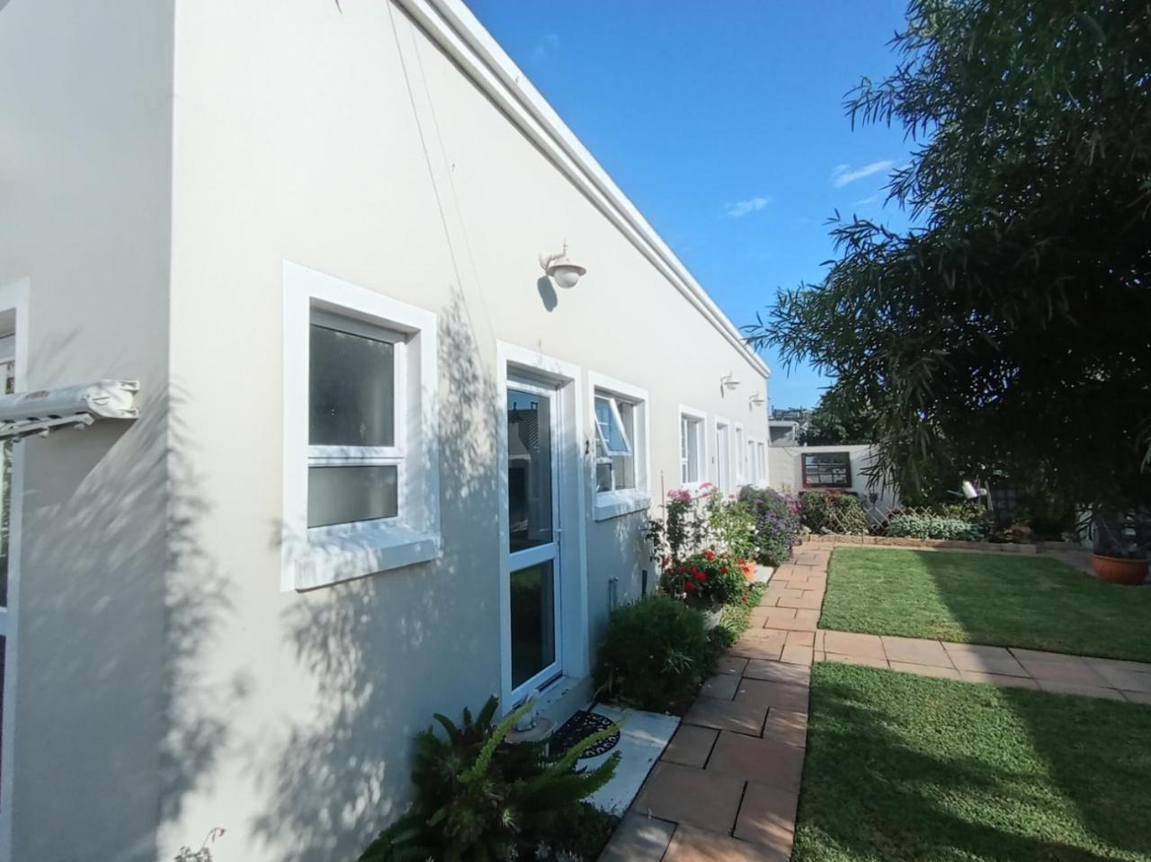 Bed and Breakfast Urban Manor Port Elizabeth Esterno foto
