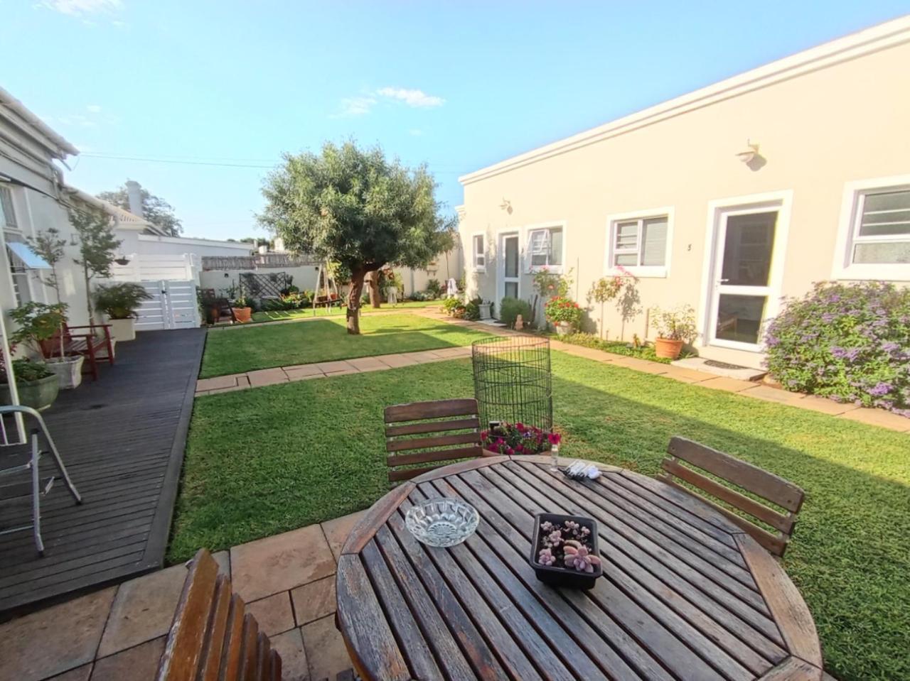 Bed and Breakfast Urban Manor Port Elizabeth Esterno foto